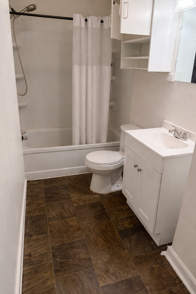 Photo - 941 Stanley Ave Unidad A