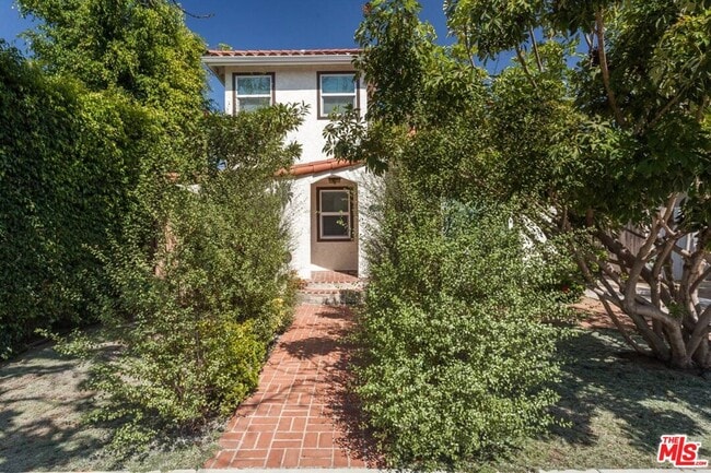 Building Photo - 3226 Hutchison Ave