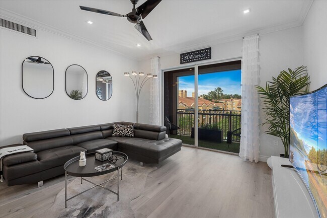 Photo - 11730 St Andrews Place Unidad 304