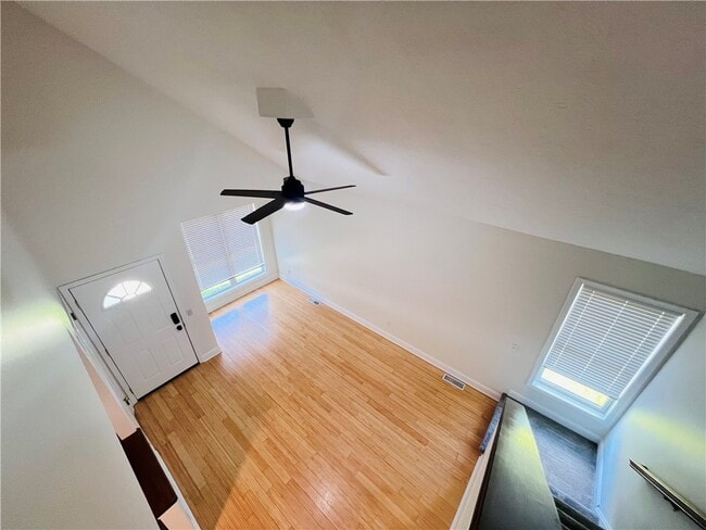 Photo - 131 Broxbourne Dr