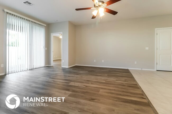 Photo - 25068 W Wayland Dr