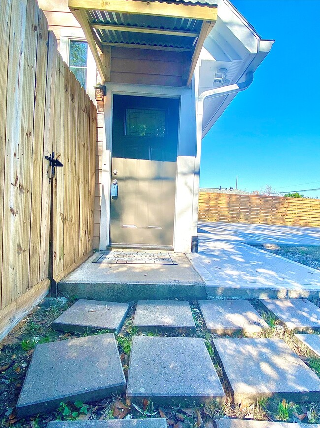 Photo - 8246 Lanham Ln