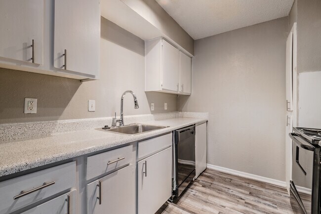 Dylan Apartments