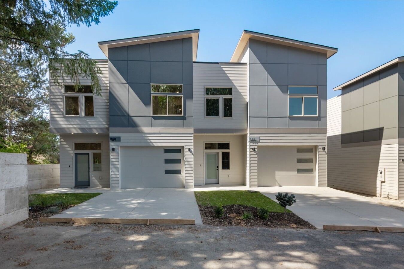 Newly Built Luxury Townhomes in the heart ... - Newly Built Luxury Townhomes in the heart ...
