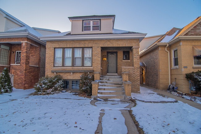 Building Photo - 4246 N Menard Ave Rental