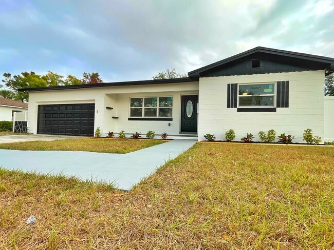 Building Photo - 2860 35th St S