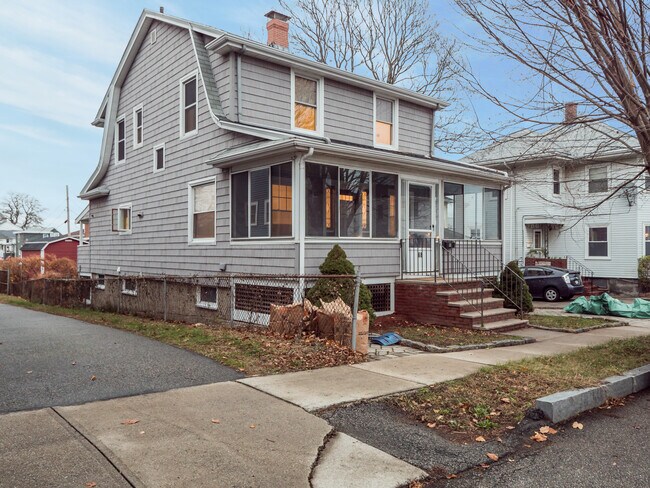 Front of house - 68 Apthorp St