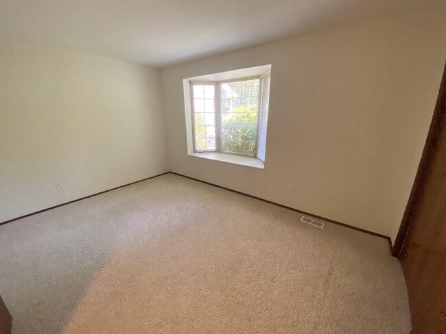 Photo - 501 E Michelle Dr