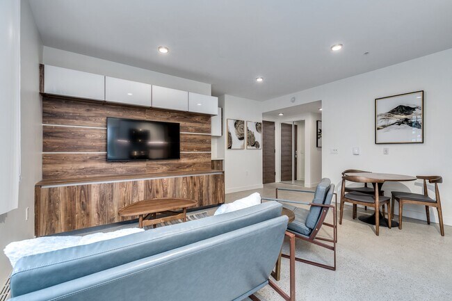 Photo - 1170 Barclay St Unit 107