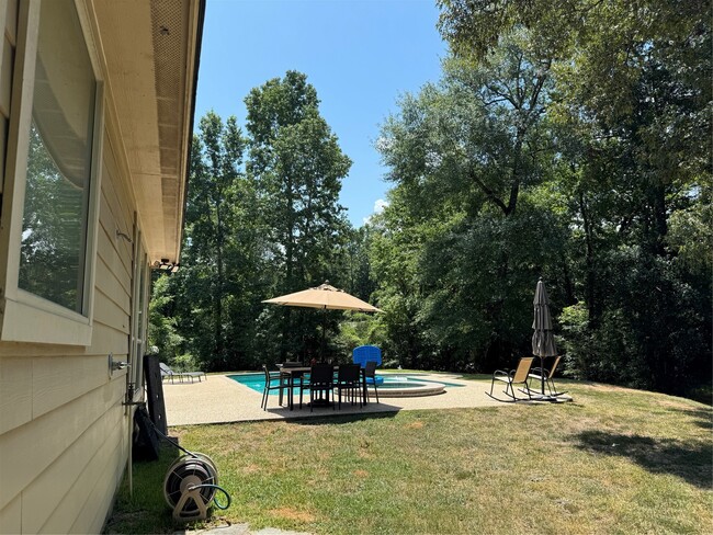Building Photo - 427 Trace Way Dr Rental