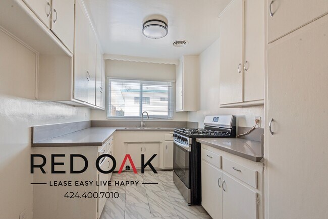 Photo - ~1 Week FREE~ Stunning, Spacious One Bedro... Unidad 12.5