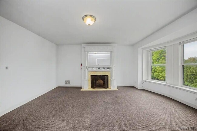 Photo - 493 Delaware Ave