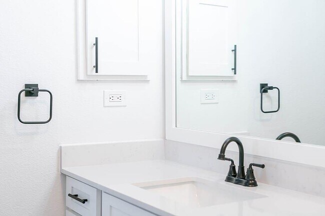 Photo - LA SIERRA APARTMENTS