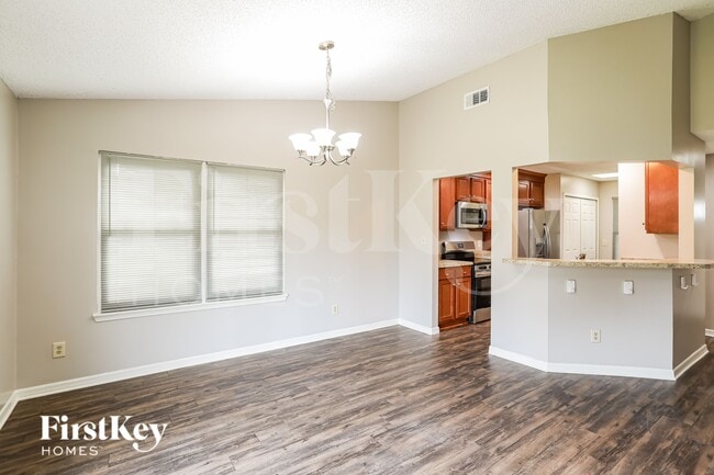 Photo - 1591 Twin Oak Dr W