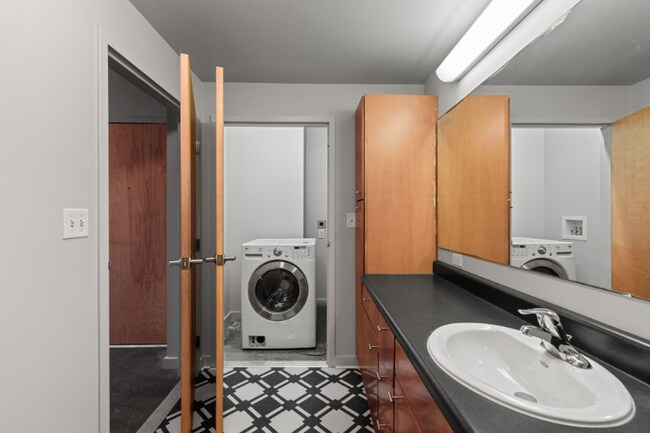 1006 Olive St Unit 501