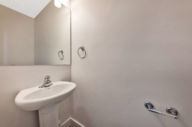 Photo - Beautiful 3 Bed, 2.5 Bath Town Home Located in the Sycamore Place Community in West Haven! Availa...