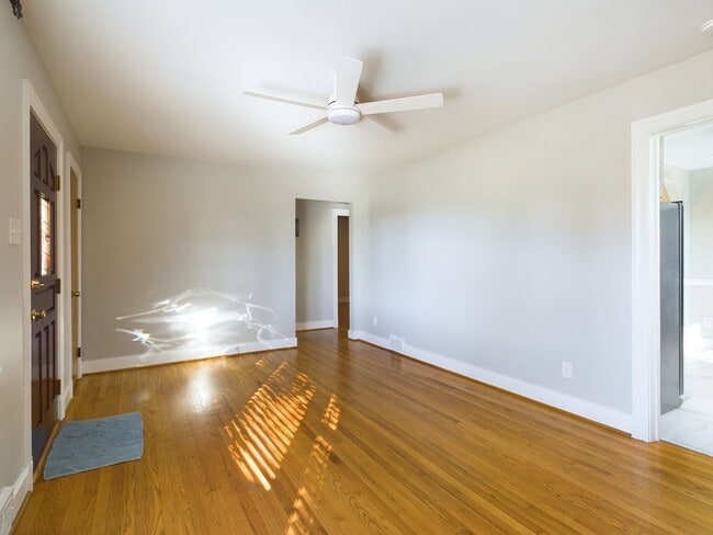 Photo - 7505 Landsworth Ave