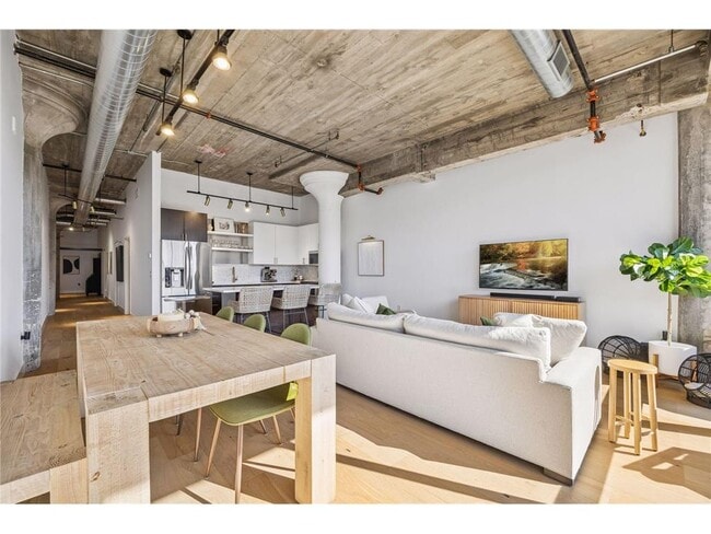 Photo - 618 N Washington Ave