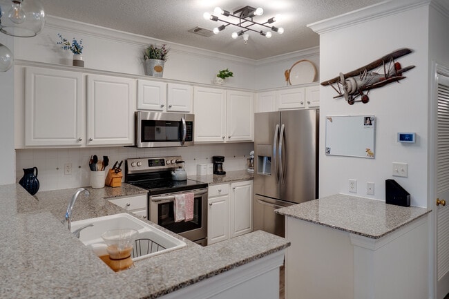Building Photo - 159 Brooks St SE Unit 205