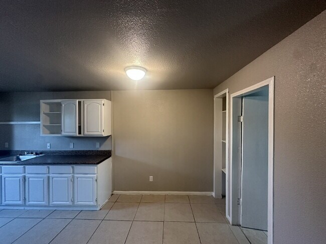 Photo - 2 Bedroom, 1 Bath Apartment Unit D