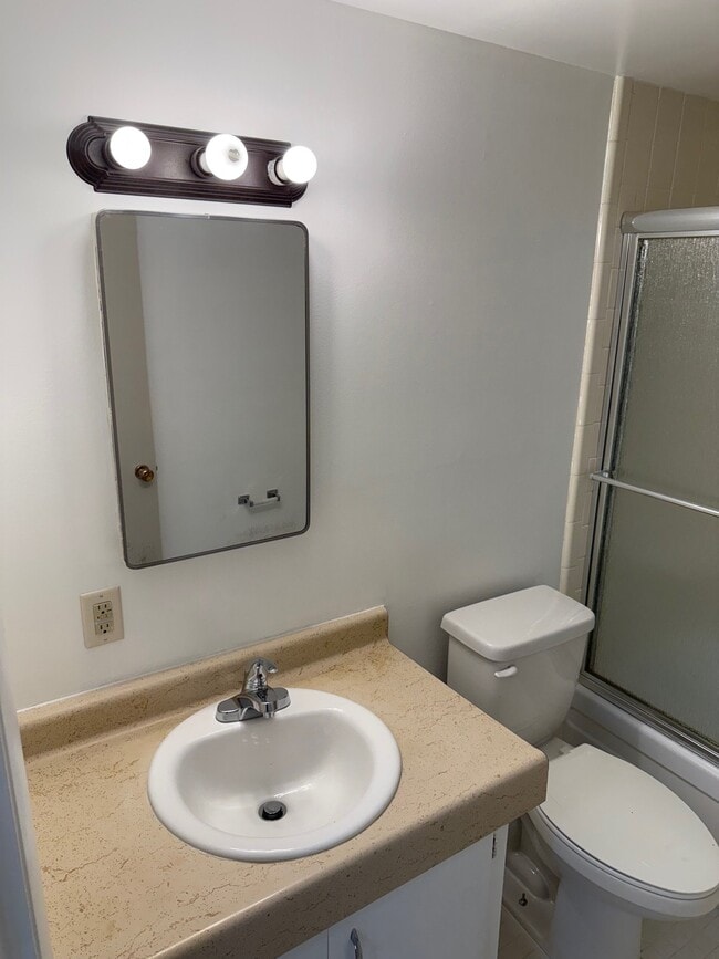 Photo - 422 S 1200 E Unit 422 S. 1200 E. 4