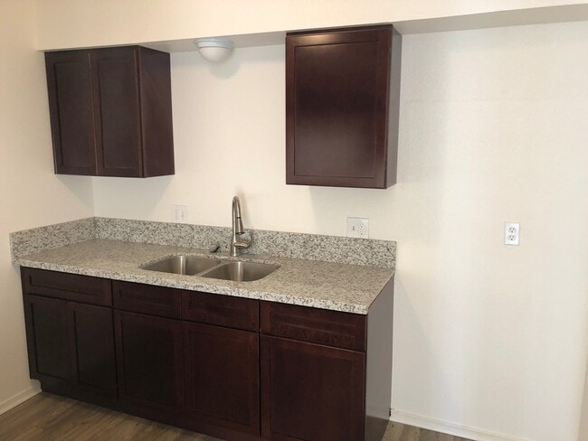 Photo - 1100 N Mooney Blvd Unit 1104 N. Mooney Blvd