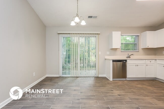 Photo - 819 Martin Rd