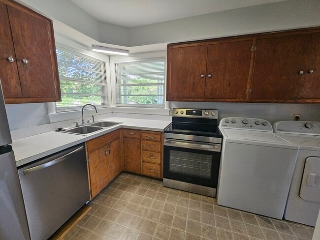 2309 Camellia Dr