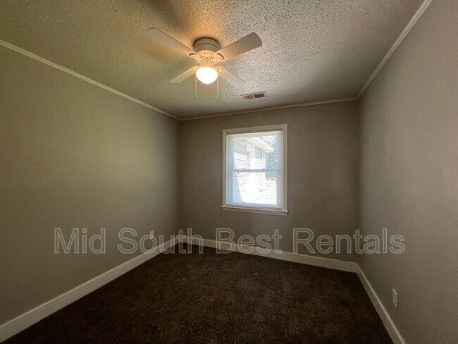 Photo - 1396 Silver St