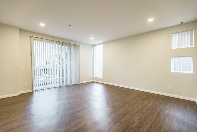 Photo - 4532 Murietta Ave