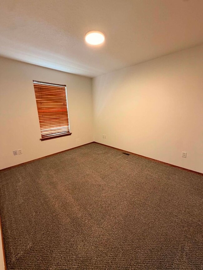 Photo - BEAUTIFUL 3 BEDROOM / 2 BATHROOM HOUSE WITH FENCED IN YARD, PORCH, AND SHED LOCATED CLOSE TO FREE...