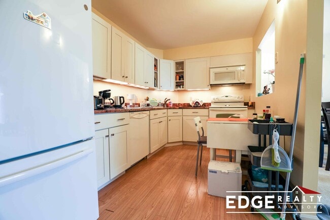 Building Photo - 131 Coolidge Ave Unit 522 Rental