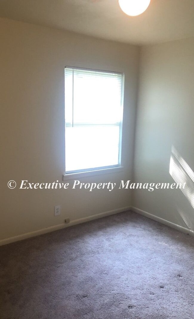 Photo - 608 S 3rd St