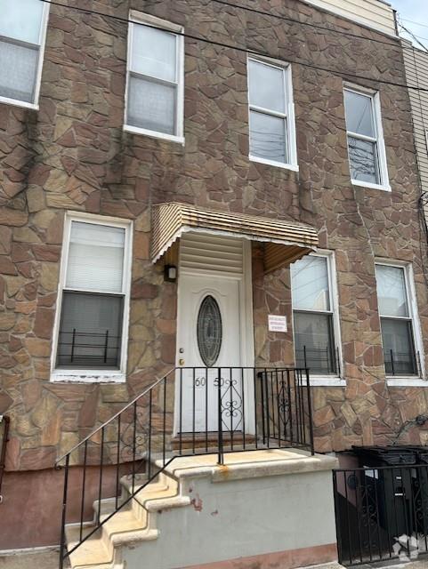 Building Photo - 60-50 55th St Unit 2 Rental