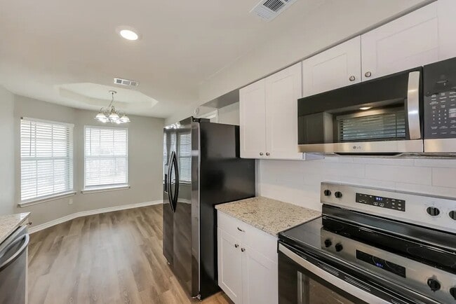 Photo - 1712 Lewis Trail