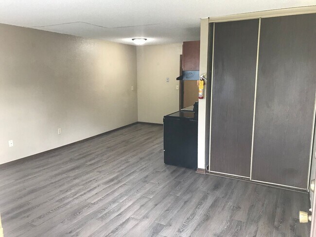 Photo - 1 bedroom with a Garage!!, Recently Remode... Unidad 313 Hoyt Avenue