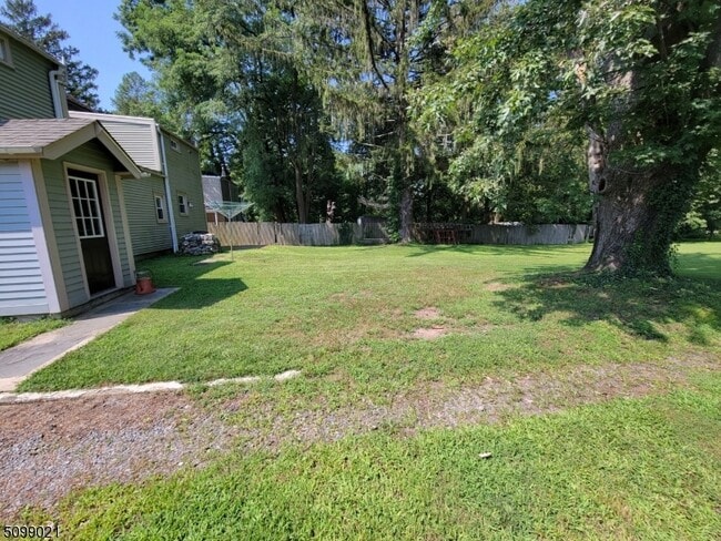 Photo - 131 4th St