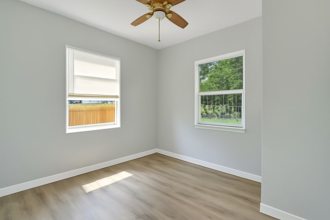 Photo - 1600 Center St Apartment