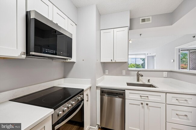 Photo - 5809 Nicholson Ln