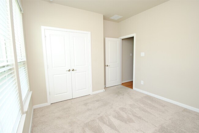 Photo - 8326 Oakland Hts Ln