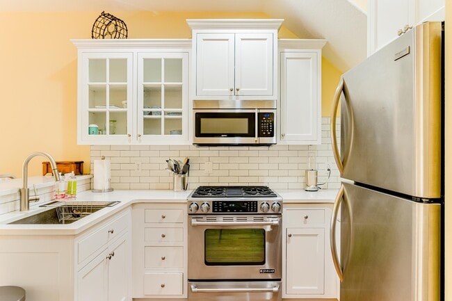Photo - 2565 NW Thurman St Unit 2565
