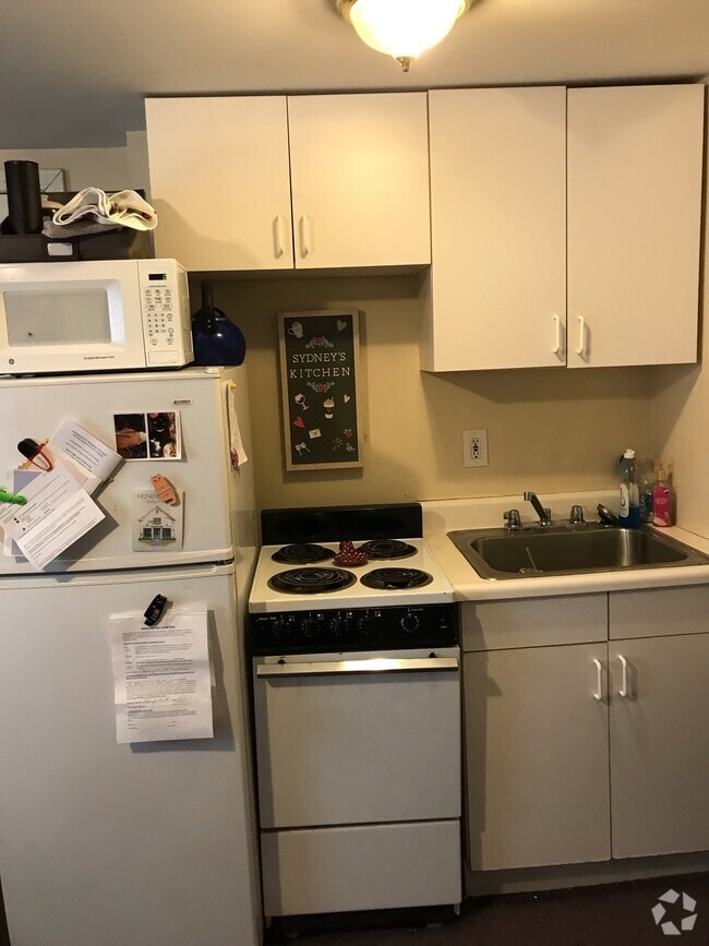 Building Photo - 37 Anderson St Unit 1 Rental
