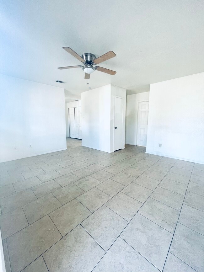 Building Photo - 1705 Benttree Dr Unit A Rental