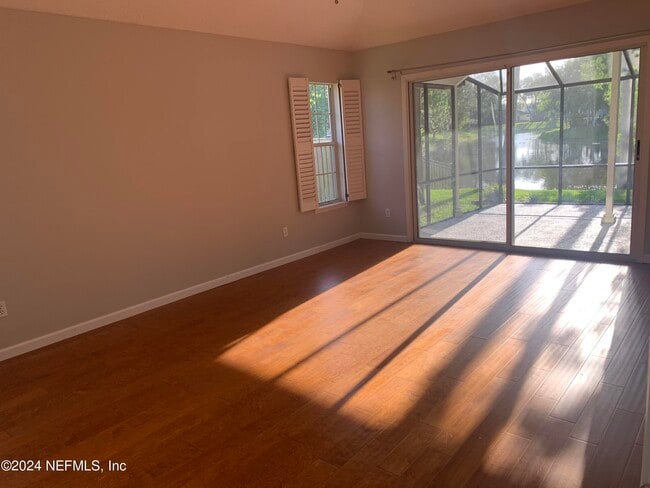 Photo - 524 Lighthouse Ct
