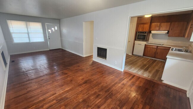 Photo - 402 Walker Ave NE Unidad C