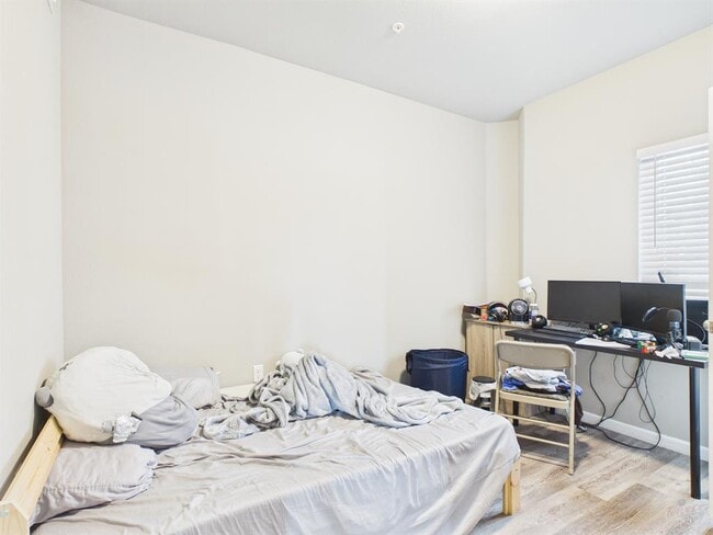 Photo - 911 W 22nd St Unidad 205