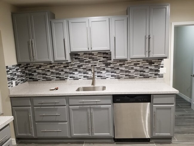 Photo - 1289 Michaelsen Way
