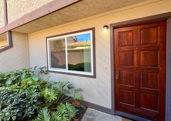 Photo - Amazing Two Bed 1.5 Bath Condo - University Heights - Garage & Driveway Parking Unit 2