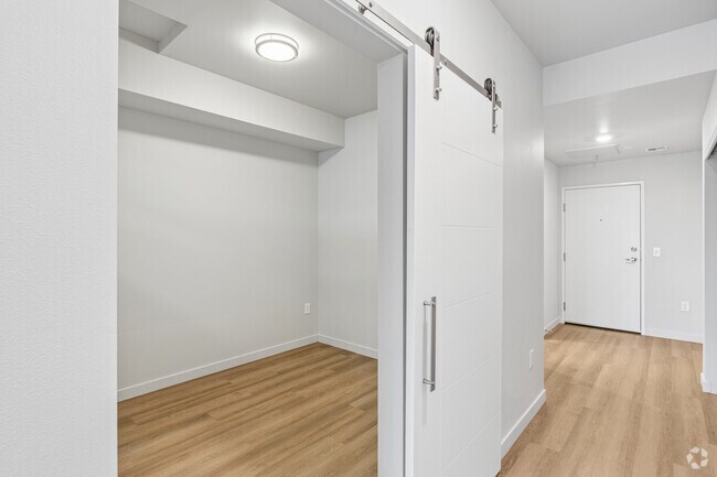 Studio - 528SF - Bedroom