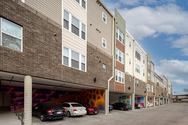 Photo - 4611 N Interstate 35 Frontage Rd